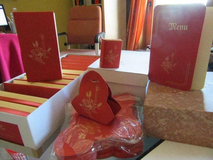 lot de décoration et contenants dragées pour communion NEUF, Hobby en Vrije tijd, Feestartikelen, Nieuw, Versiering, Ophalen