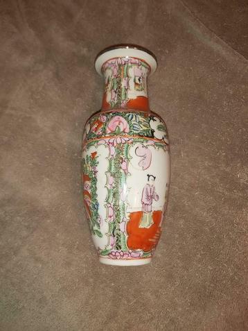 2 oude Chinese vazen - vase chinois beschikbaar voor biedingen