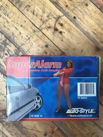 Superalarm met random code jumping compleet nieuwe in doos  beschikbaar voor biedingen