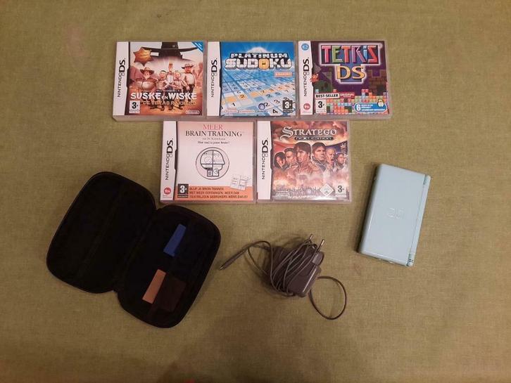 Nintendo DS inclusief 5 spelletjes + opbergzakje + lader (3), Games en Spelcomputers, Games | Nintendo DS, Zo goed als nieuw, Ophalen