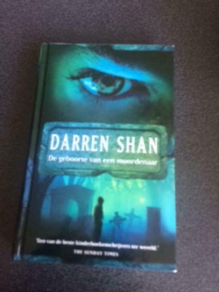 Boek De geboorte van een moordenaar - Darren Shan, Boeken, Kinderboeken | Jeugd | 13 jaar en ouder, Gelezen, Fictie, Ophalen