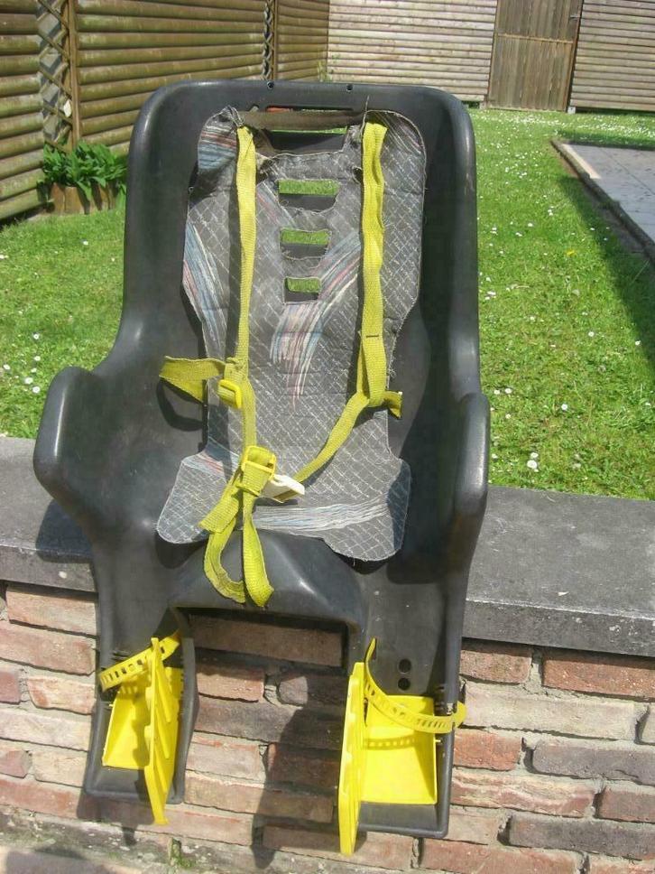 Aanpasbaar fietsstoeltje  met bevestiging, Fietsen en Brommers, Fietsaccessoires | Fietsstoeltjes, Gebruikt, Achterzitje, Voetsteuntjes