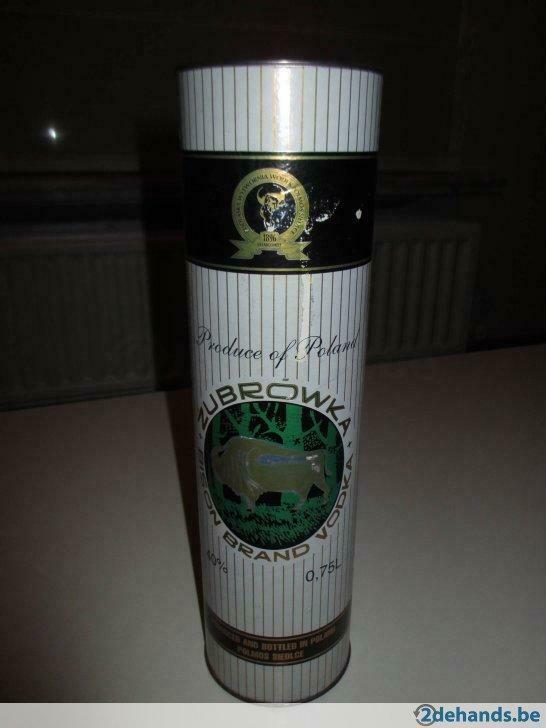 blik-kartonnen fles cover Zubrõwka vodka, Verzamelen, Merken en Reclamevoorwerpen, Gebruikt, Ophalen of Verzenden