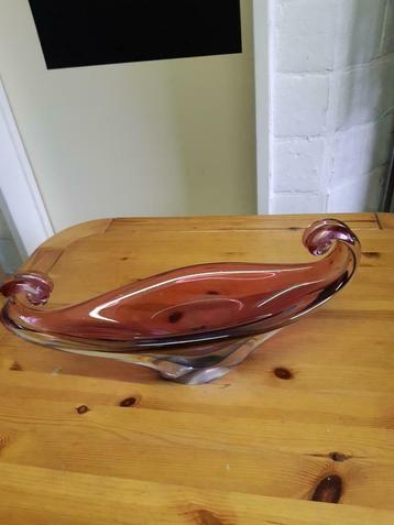 kristallen schaal.  beschikbaar voor biedingen
