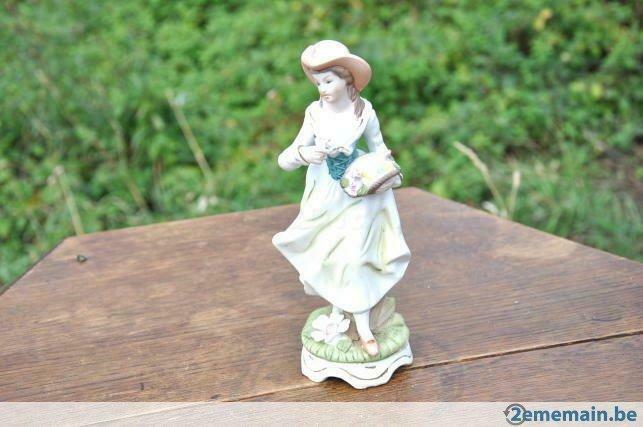 statue en biscuit demoiselle fleur de rose grand  chapeau, Enlèvement