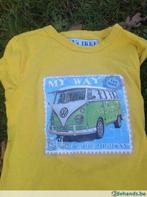 Gele longsleeve t-shirt retro VW bus T1  - maat 122/128, Kinderen en Baby's, Ophalen of Verzenden, Gebruikt, Jongen of Meisje