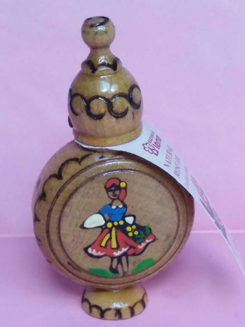 Flacon de parfum décoré et sculpté à la main en bois de Bulg, Verzamelen, Parfumverzamelingen, Parfumfles, Ophalen of Verzenden