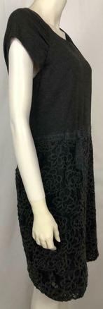 Gigue jurk. - 40, Kleding | Dames, Jurken, Verzenden, Zo goed als nieuw, Knielengte, Grijs