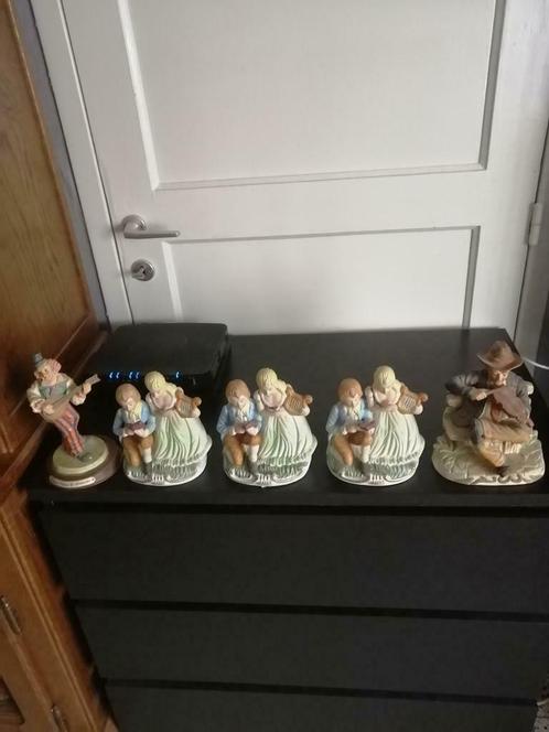Petite garniture biscuit, Verzamelen, Beelden en Beeldjes, Zo goed als nieuw, Ophalen