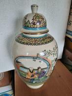 Vazen in porselein - étagère, Antiek en Kunst, Ophalen of Verzenden