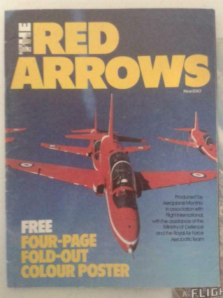 The Red Arrows, Verzamelen, Militaria | Algemeen, Luchtmacht, Boek of Tijdschrift, Ophalen of Verzenden