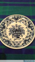 assiette ancienne en vieux Delft