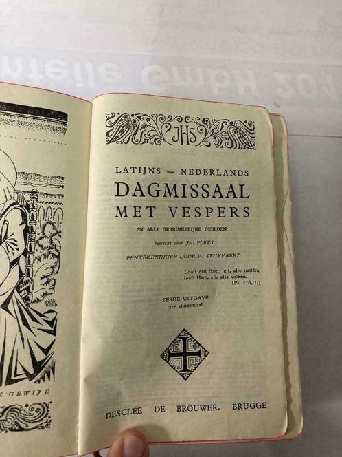 Livre religieux en Néerlandais Dagmissaal met Vespers, Antiquités & Art, Antiquités | Livres & Manuscrits, Enlèvement ou Envoi