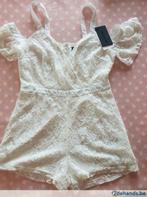 Witte korte kanten catsuit met V-hals en korte mouwen nieuw!, Ophalen of Verzenden, Nieuw