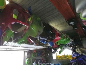 Vend tous pièces Kawasaki gros stock tous modèles beschikbaar voor biedingen