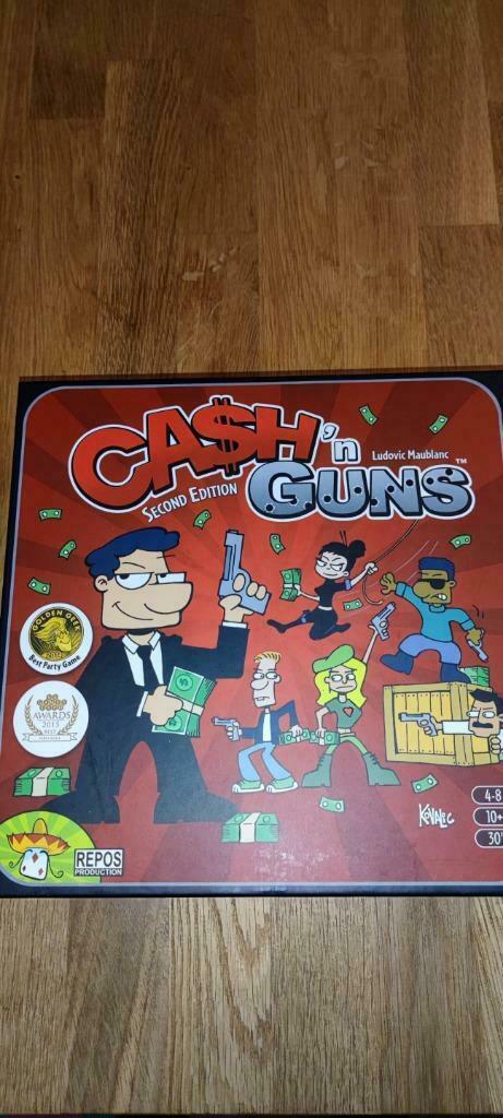 Gezelschapsspel Cash 'n Guns second edition NIEUWSTAAT, Hobby en Vrije tijd, Gezelschapsspellen | Bordspellen, Zo goed als nieuw