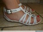 Clarks Witte Sandalen, maat 37,5, Kleding | Dames, Schoenen, Nieuw, Slippers, Ophalen