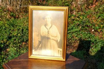 § encadrement bois doré ancienne photo femme bouquet, Antiquités & Art, Enlèvement ou Envoi