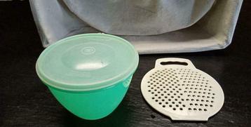 Tupperware bol 2 l plus râpe vintage années 70, Enlèvement ou Envoi, Comme neuf, Vert, Boîte