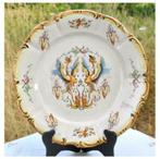 plat cappodimonte decor de style gargouille, Ophalen of Verzenden