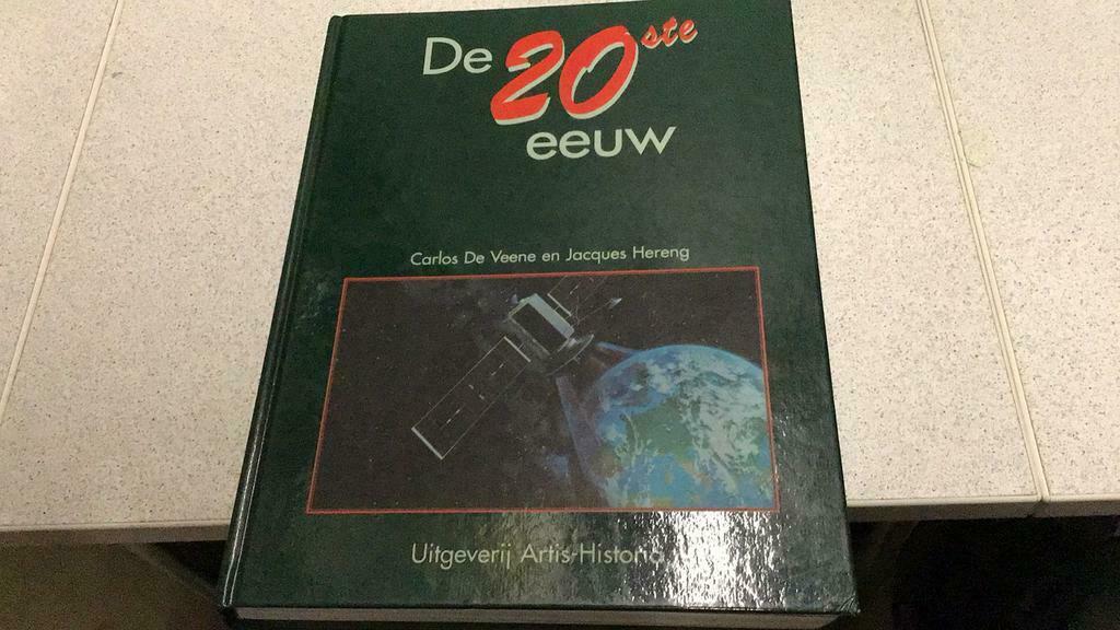 Artis le 20ème siècle (z K3), Enlèvement ou Envoi, Comme neuf, Artis, Livre d'images