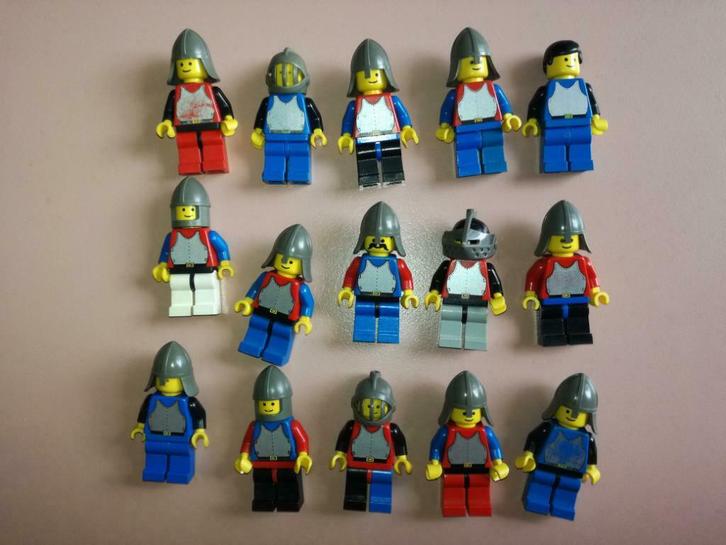 lego ridders met borstplaat minifigs kasteel castle - lot B, Kinderen en Baby's, Speelgoed | Duplo en Lego, Gebruikt, Lego, Ophalen of Verzenden