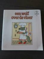 Boek - Een wolf over de vloer, Boeken, Ophalen of Verzenden, Gelezen