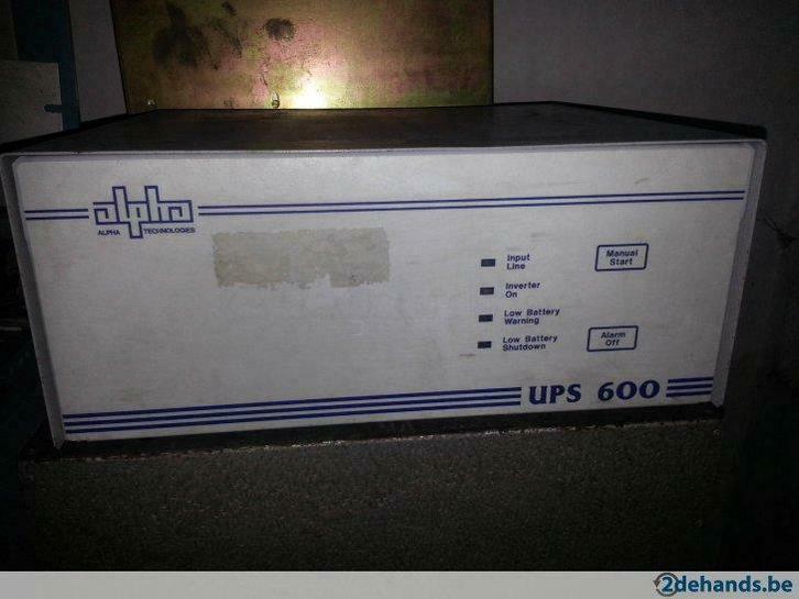 Zware UPS in volledig metalen omhulsel ., Computers en Software, Noodvoedingen (UPS), Ophalen of Verzenden