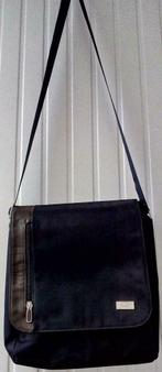 Pochette homme de Bric's " pininfarina " 30 €, Handtassen en Accessoires, Ophalen, Zo goed als nieuw, Blauw, Overige merken