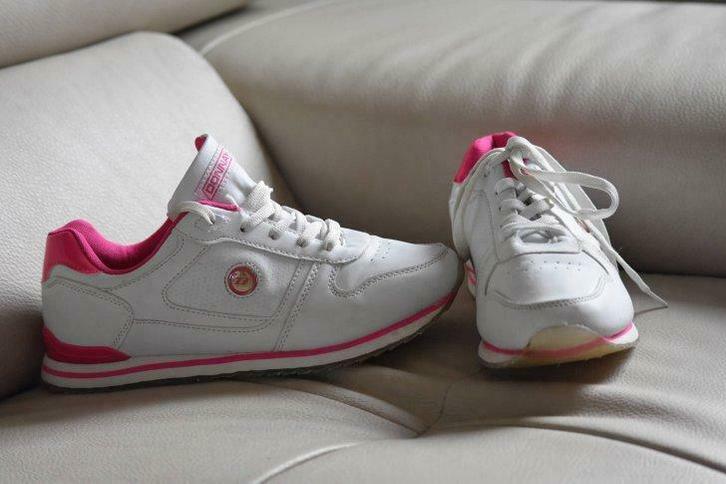 Chaussures de sport - pointure 38.5, Kleding | Dames, Schoenen, Gedragen, Sportschoenen, Overige kleuren, Ophalen of Verzenden