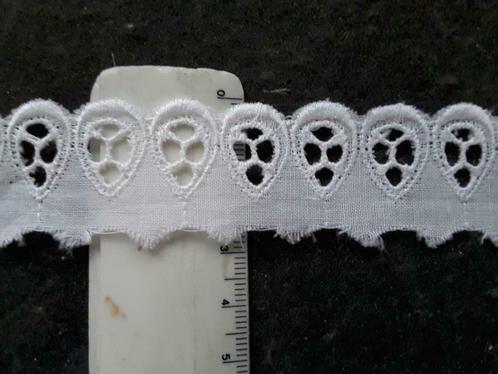 kant - witte broderie anglaise 27 mm 100% katoen D2710, Hobby en Vrije tijd, Naaien en Fournituren, Nieuw, Kant, Ophalen of Verzenden