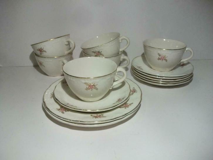 Boch Suzon koppen schoteltjes dessertborden borden slakom, Antiek en Kunst, Antiek | Servies los, Ophalen