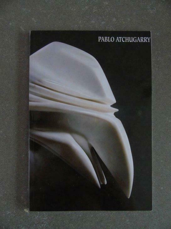 Brochure kunstenaar Pablo Atchugarry, Boeken, Kunst en Cultuur | Beeldend, Gelezen, Ophalen of Verzenden
