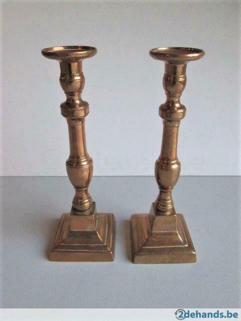 twee bronzen kandelaars, 19°eeuw, Antiek en Kunst, Antiek | Brons en Koper, Ophalen of Verzenden
