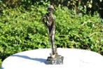 § statue cantonnier  resine imitation metal sur marbre, Antiquités & Art, Enlèvement ou Envoi