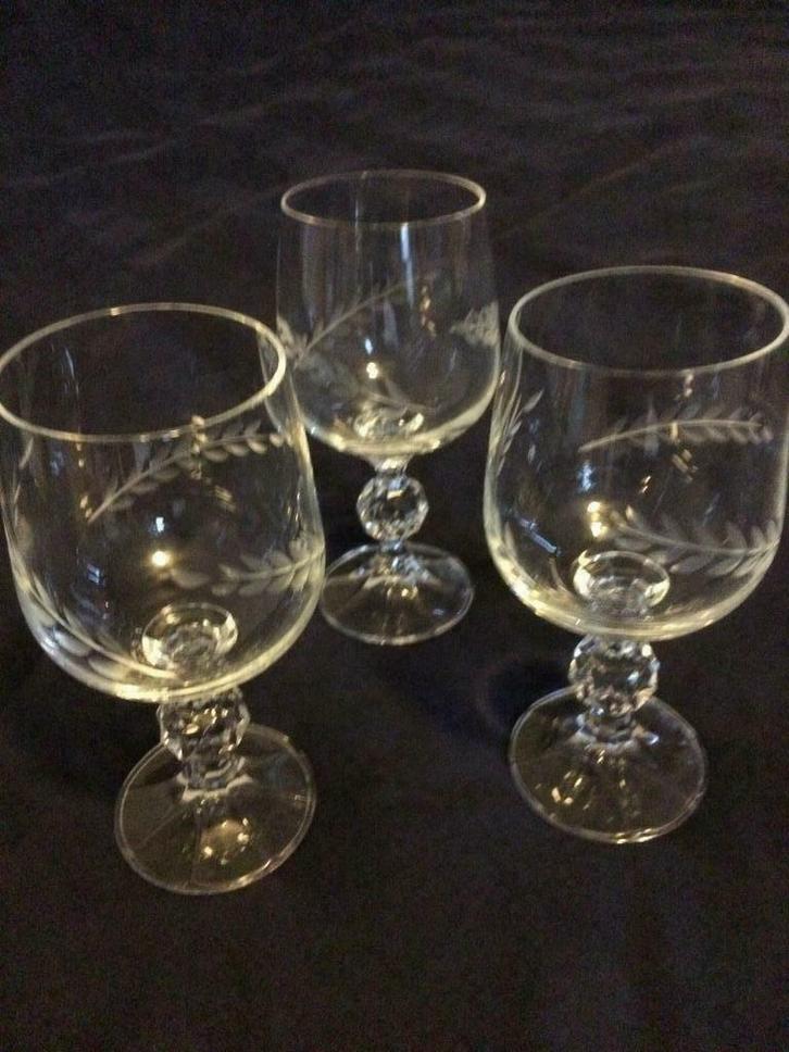 Te koop 3 kristallen glazen op voet., Antiek en Kunst, Antiek | Servies los, Ophalen of Verzenden