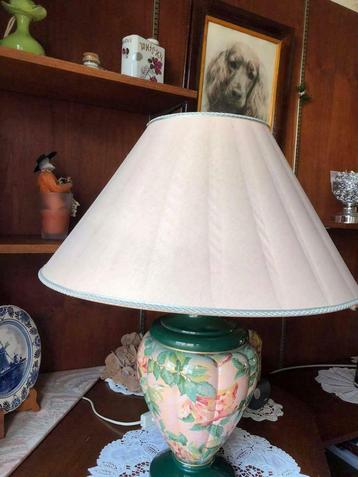 Lampe de table en porcelaine 