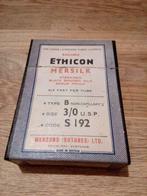 Ancienne boite de tubes de fil de suture médicale / ETHICON, Enlèvement