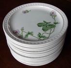13 assiettes à dessert en porcelaine, Ditmar Urbach, 18 cm, Ophalen, Gebruikt, Bord(en), Overige stijlen