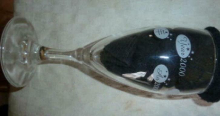 # champagne glas ' Jaar 2000 ' millenium glas, Verzamelen, Glas en Drinkglazen, Gebruikt, Overige typen, Ophalen of Verzenden