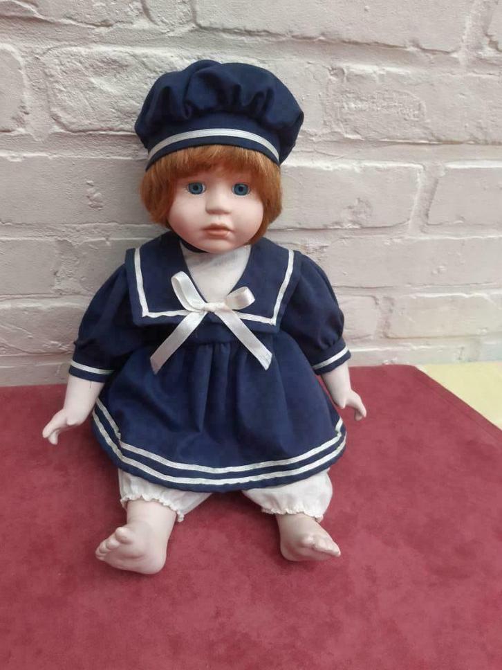 porseleinen pop met matrozenpakje, Verzamelen, Poppen, Gebruikt, Pop, Ophalen of Verzenden