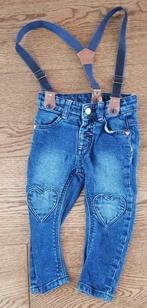 Jeans met bretellen Hema 80, Kinderen en Baby's, Babykleding | Maat 80, Gebruikt, Broekje, Meisje, Ophalen of Verzenden