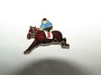 twee pinnen: renpaard (jockey en paard), Verzamelen, Ophalen of Verzenden, Nieuw