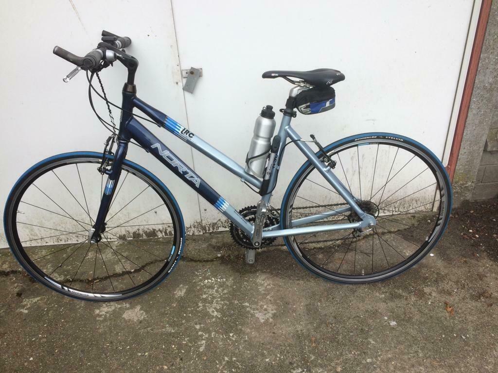 ② Vrouwen koersfiets op rollen norta — Fietsen | Racefietsen — 2dehands