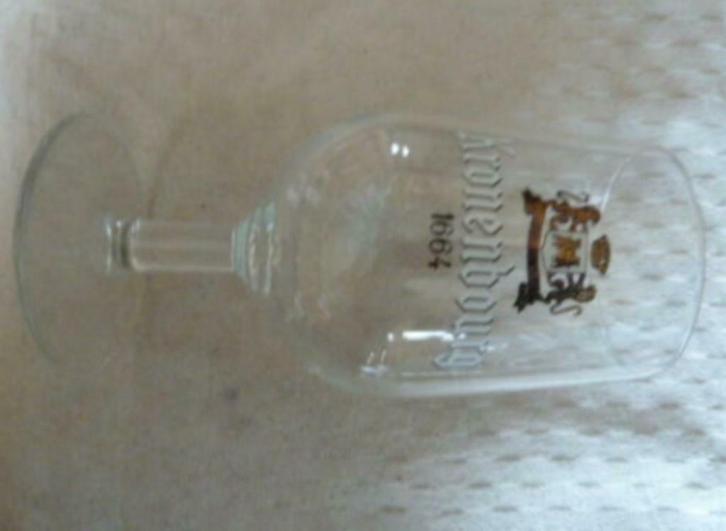 #M bier glas KRONENBOURG 1664 ~ 25cl. " op voet ", Verzamelen, Glas en Drinkglazen, Nieuw, Bierglas, Ophalen of Verzenden