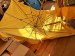 grand parasol rectangulaire 2m sur1,5 m jaune avec franges, Jardin & Terrasse, Enlèvement, Utilisé