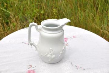 § pichet en faience barbotine blanche, Enlèvement ou Envoi