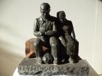 Firmin VANDEWOUDE 1907-1994 bronze guerre Les Refugiés signé, Enlèvement