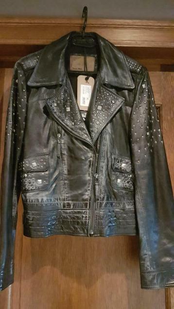 Oakwood lederen vest met studs antieklook beschikbaar voor biedingen