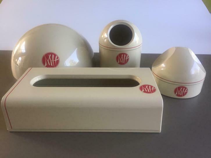 NIEUWE vintage Makio Hasuike badkamerset+originele verpakkin, Huis en Inrichting, Badkamer | Badtextiel en Accessoires, Nieuw